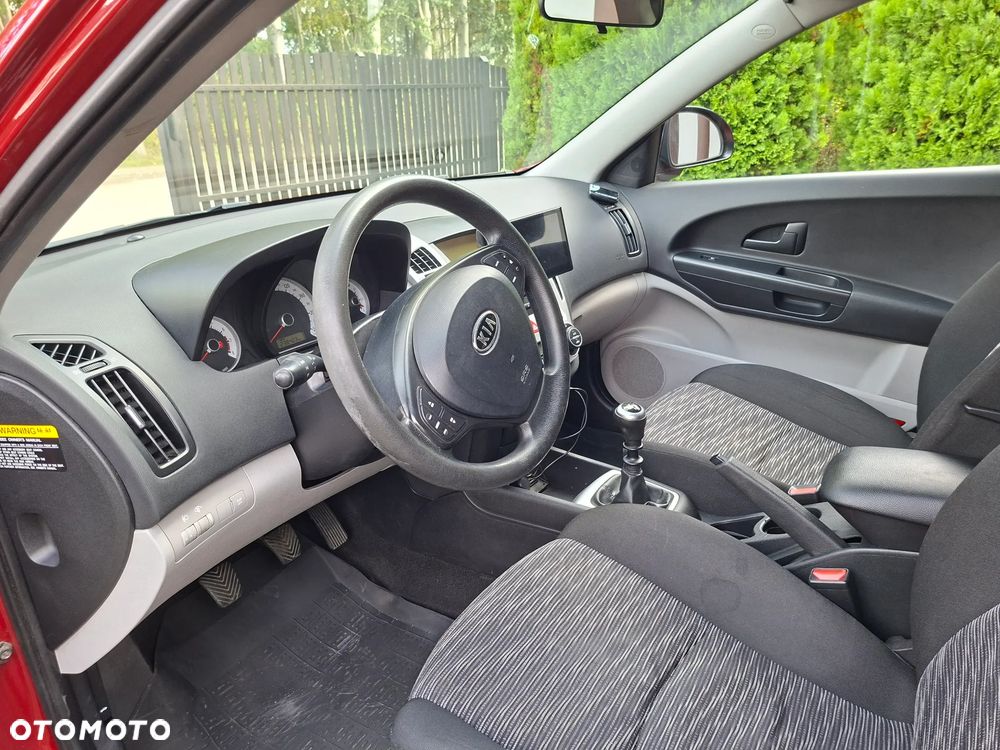Kia Ceed - 6
