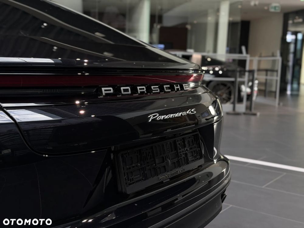 Porsche Panamera 4S E-Hybrid PHEV - 11