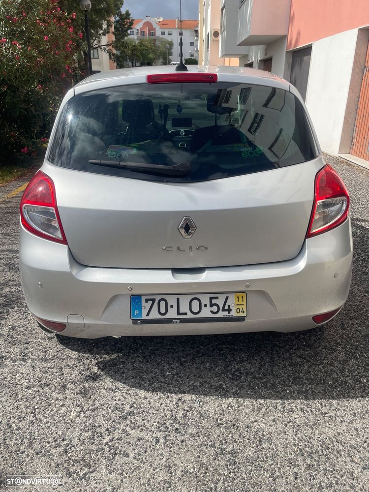 Renault Clio 1.2 16V Confort 130g - 4