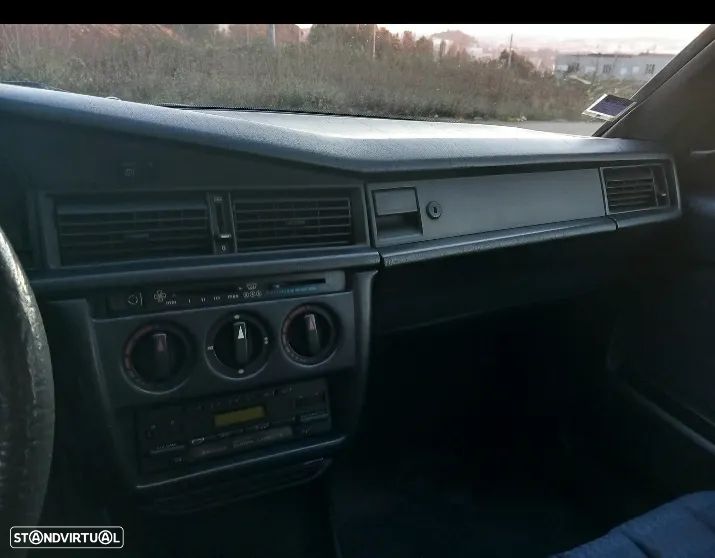 Mercedes-Benz 190 D 2.5 - 7