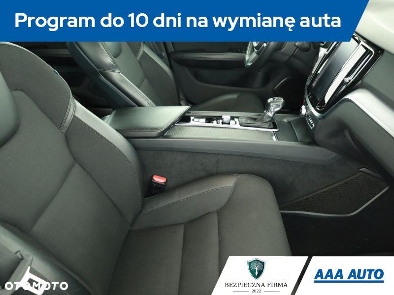 Volvo V60 Cross Country - 8