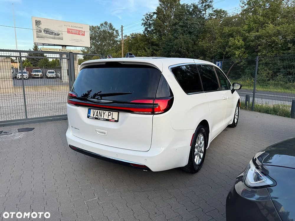 Chrysler Pacifica - 7
