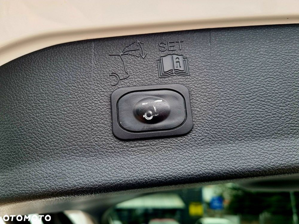 Ford Kuga 2.0 TDCi FWD Titanium - 15