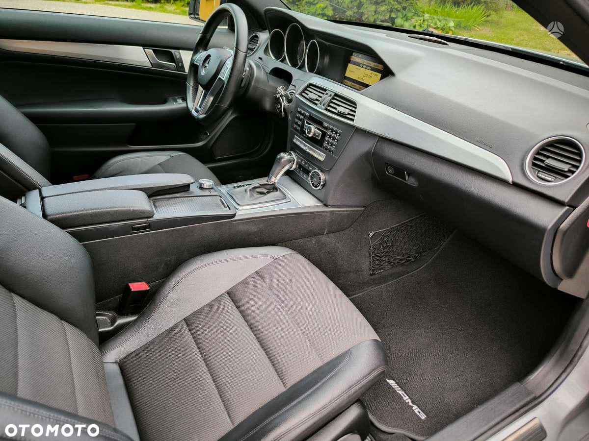 Mercedes-Benz Klasa C 180 Coupe BlueEFFICIENCY 7G-TRONIC Edition 1 - 9