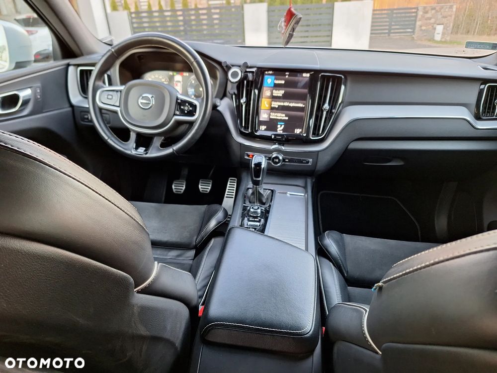 Volvo XC 60 D3 R-Design - 3