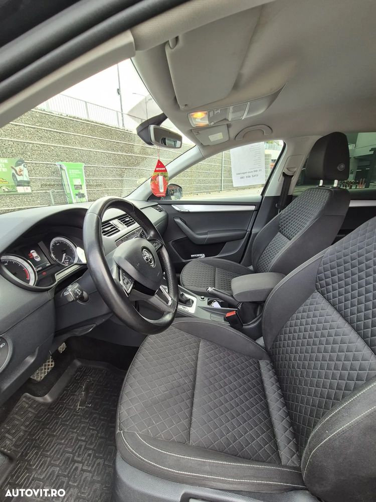 Skoda Octavia 2.0 TDI DSG Ambition - 5