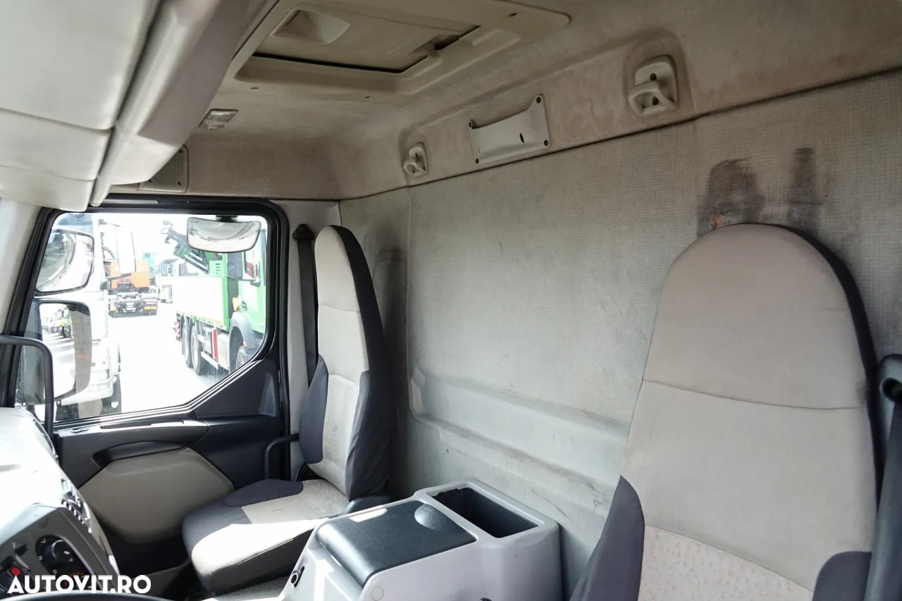 Renault PREMIUM 280 DXI / CONTAINER - 8.9 M / SOLO / LIFT - 24