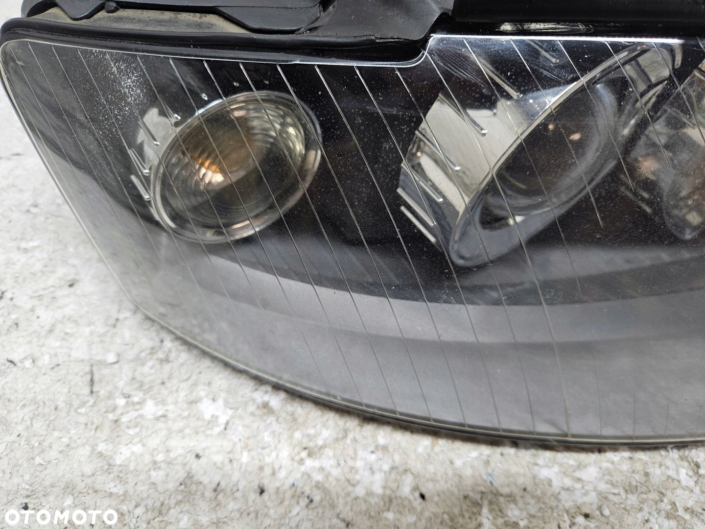 Audi A4 B6 lampa przednia prawa Bixenon 8E0941030T 89309505 - 2