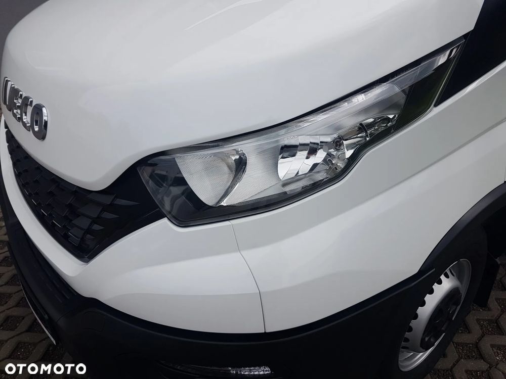 Iveco DAILY KONTENER NISKOPODŁOGOWY 4,43x2,23x2,42 SKLEP FOODTRUCK BAR KLIMA KONIOWÓZ KAMPER - 36