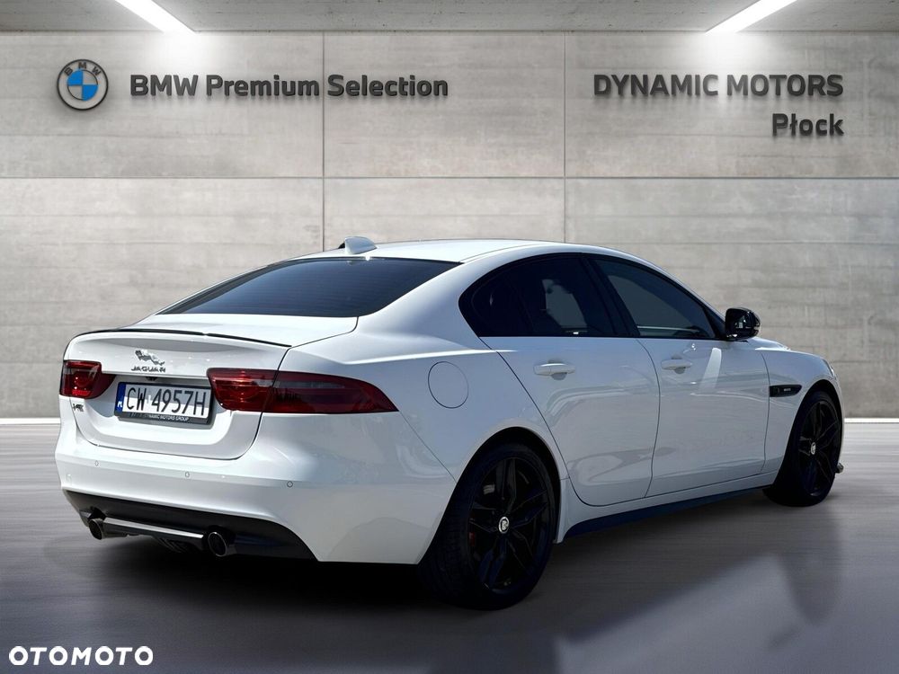 Jaguar XE - 6