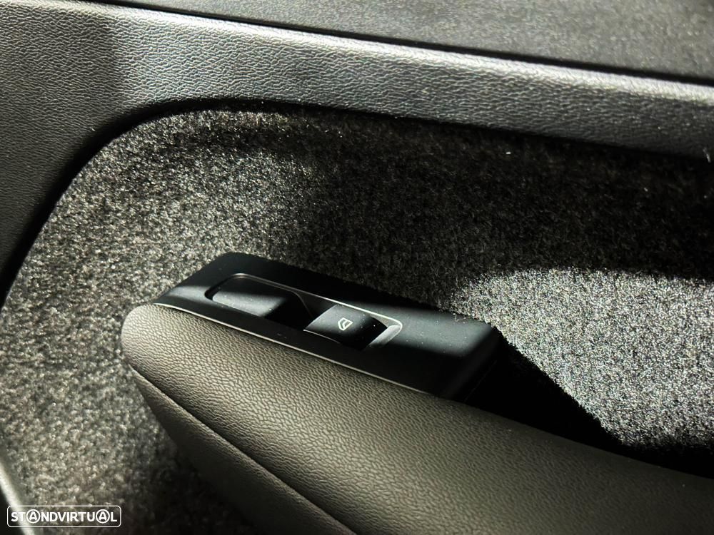 Volvo C40 Recharge 82 kWh Twin Motor Plus - 28