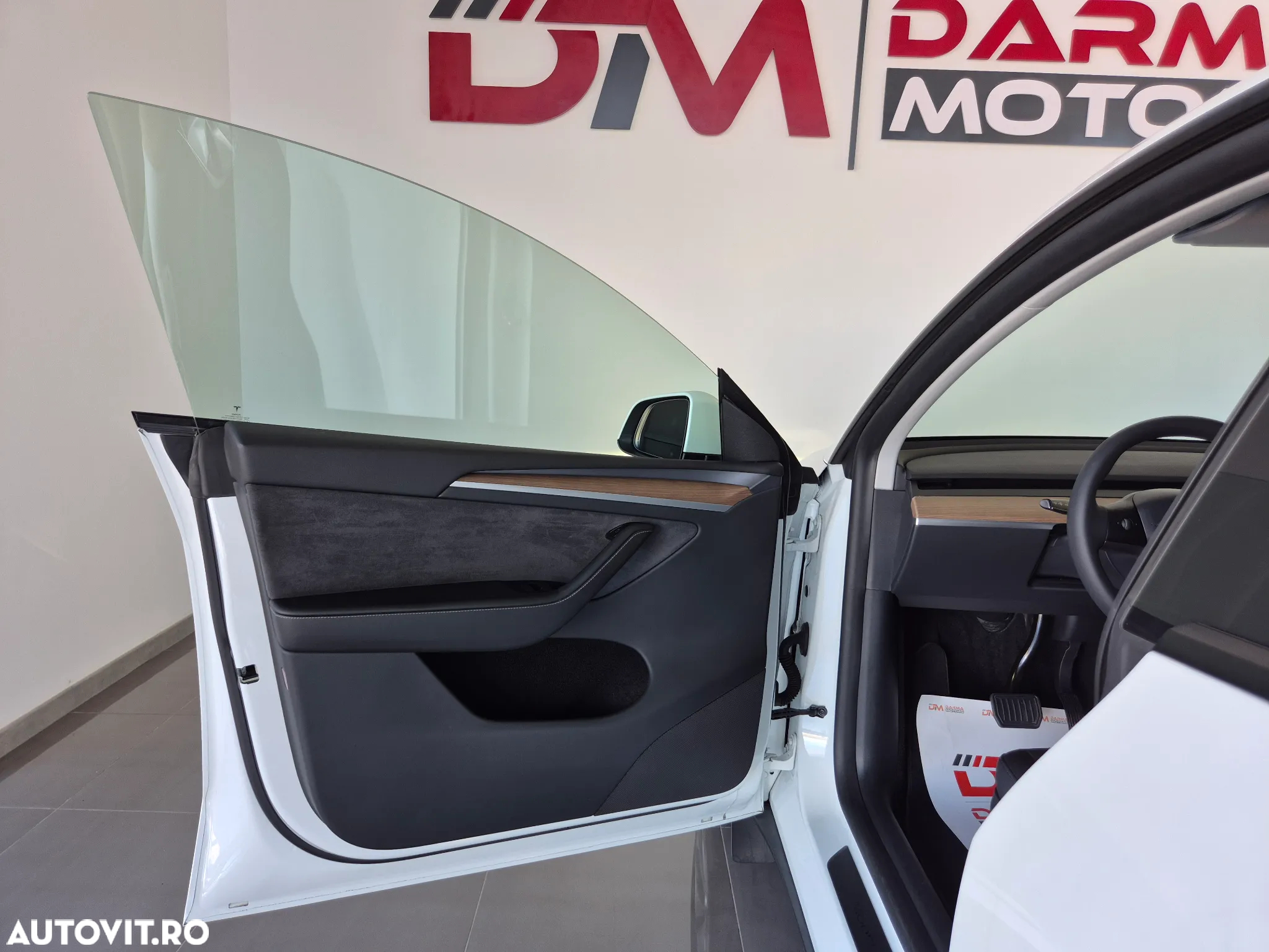 Tesla Model Y Long Range Dual Motor AWD - 21