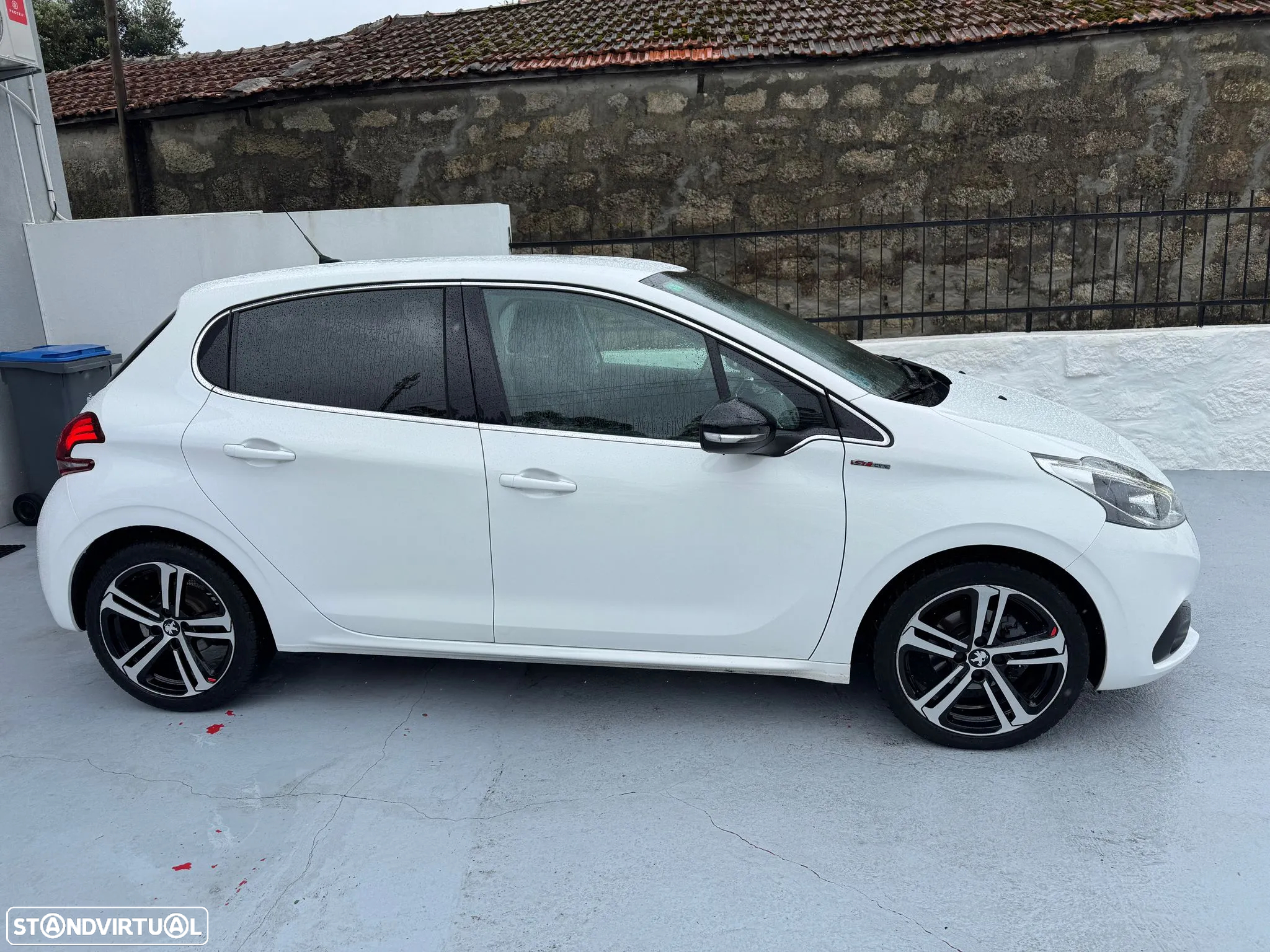Peugeot 208 1.2 PureTech GT Line EAT8 - 7
