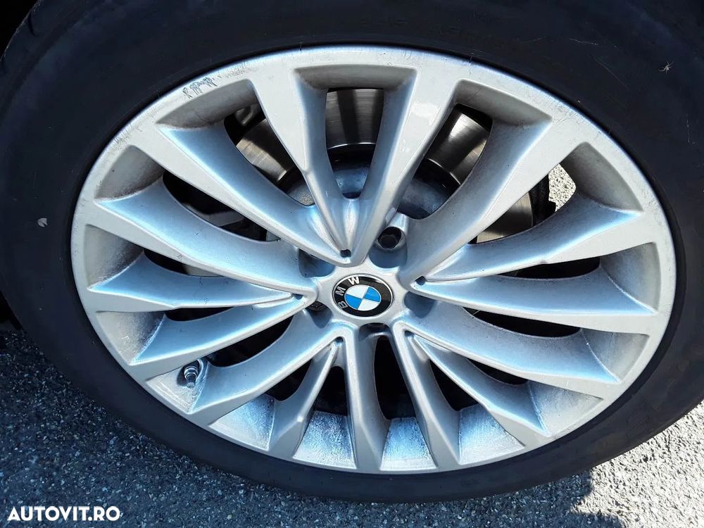 BMW Seria 5 530i xDrive Touring Aut. Luxury Line - 35