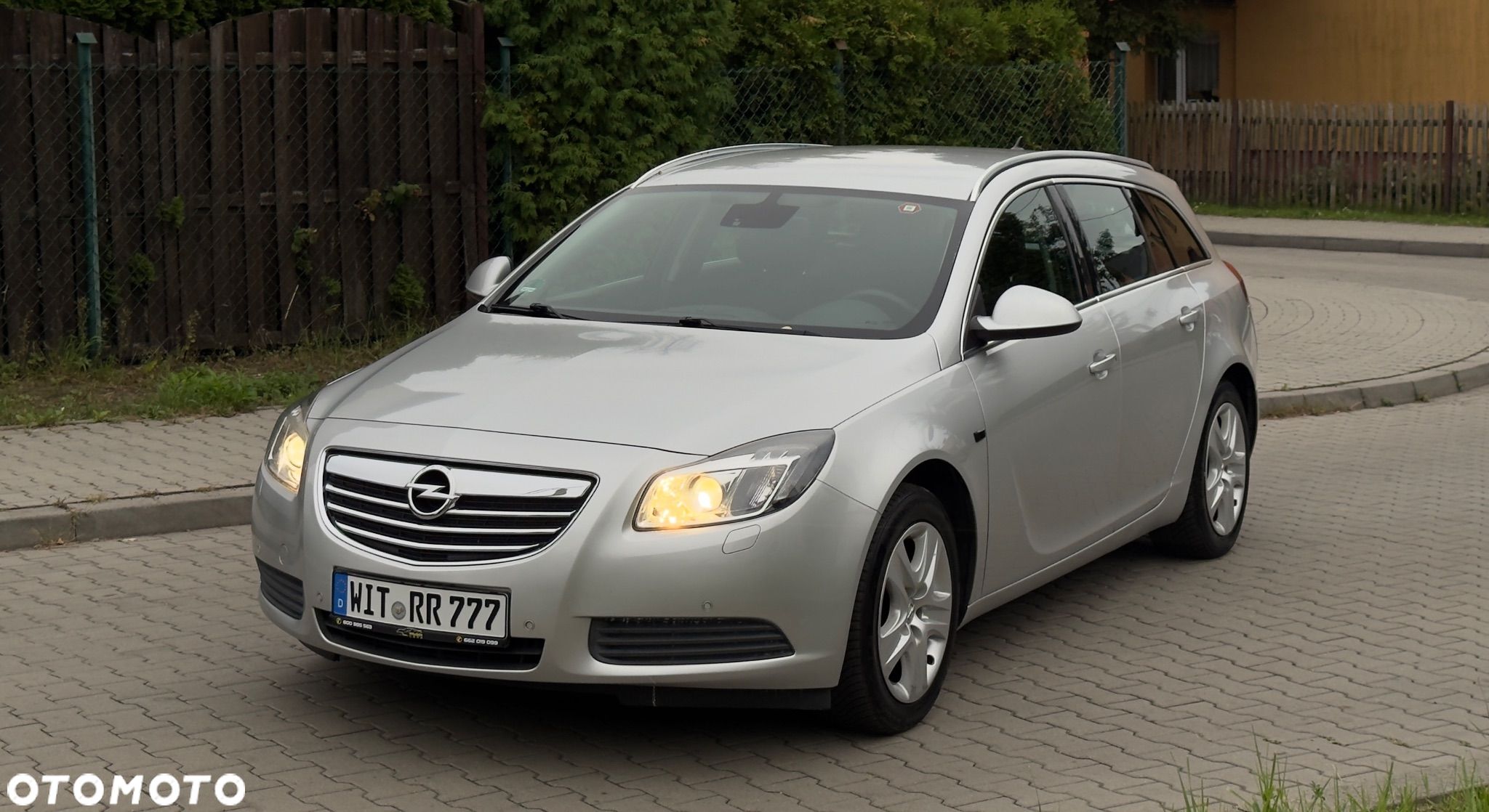 Opel Insignia 1.8 Sports Tourer Cosmo - 1