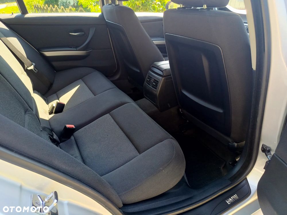 BMW Seria 3 318i - 12