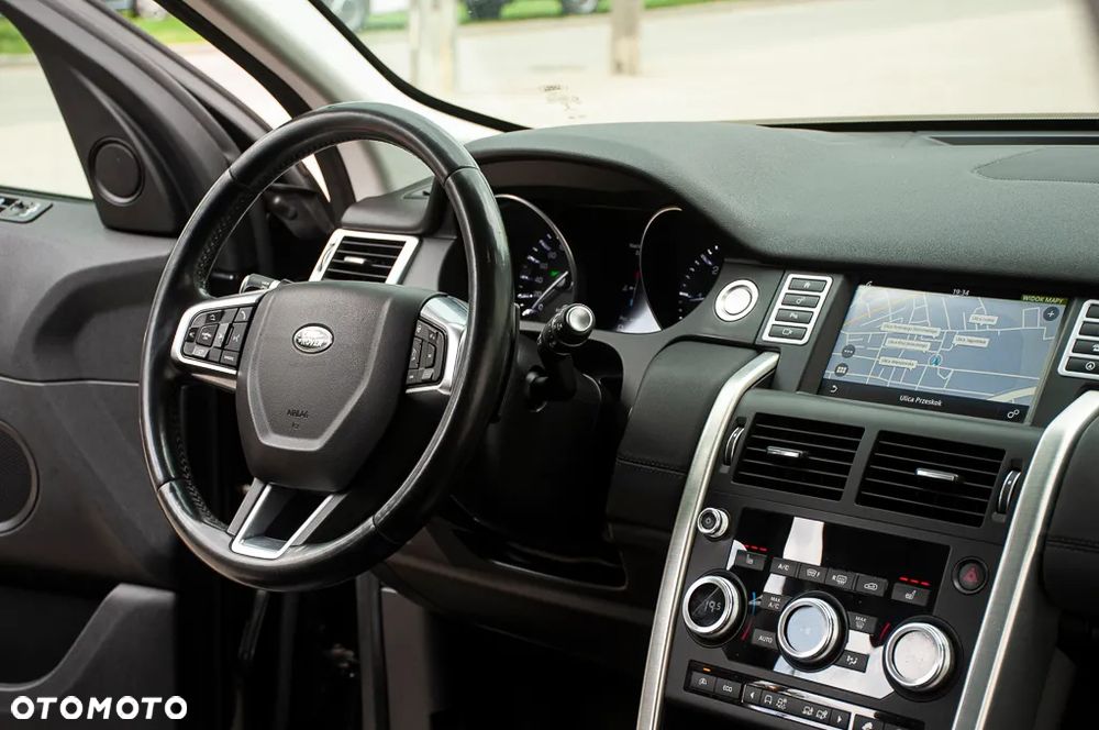 Land Rover Discovery Sport - 10