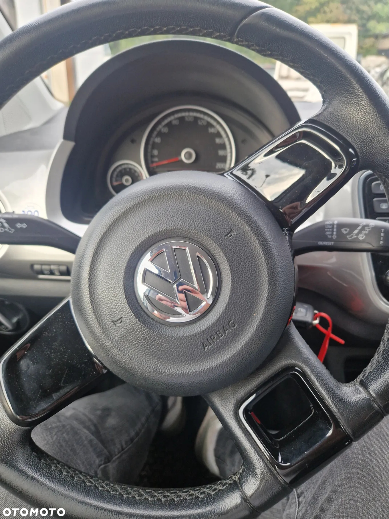 Volkswagen up! (BlueMotion Technology) move - 10