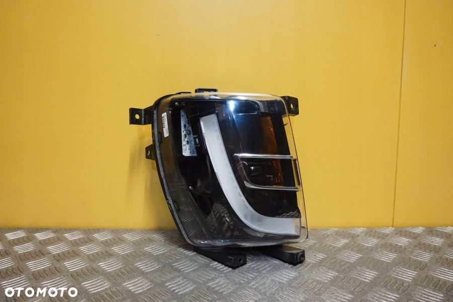 TESLA MODEL X 2016 - LAMPA HALOGEN DRL LED PRAWA USA - 1