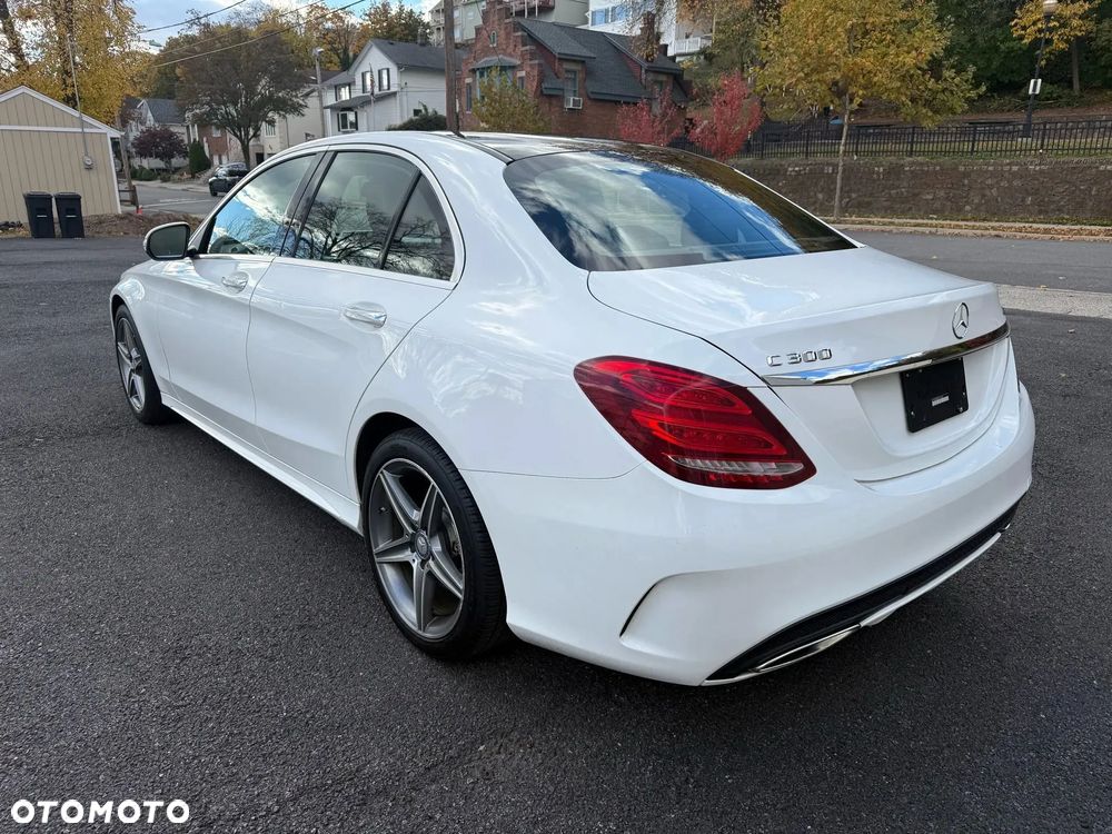 Mercedes-Benz Klasa C 300 9G-TRONIC AMG Line - 3