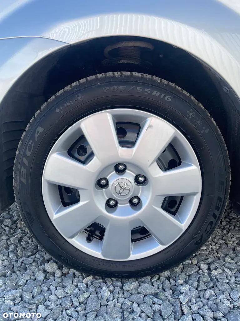 Toyota Corolla Verso - 30