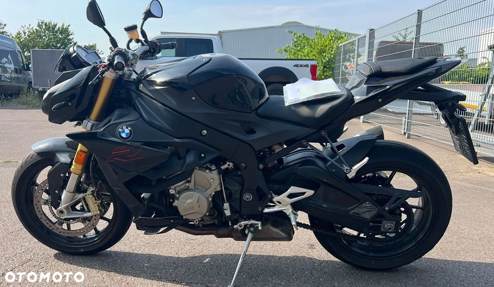 BMW S - 32