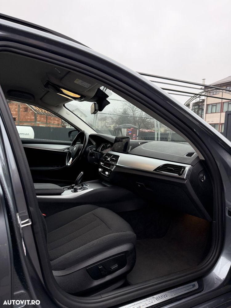 BMW Seria 5 520d Touring Aut. Luxury Line - 12