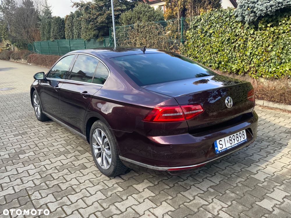 Volkswagen Passat - 4