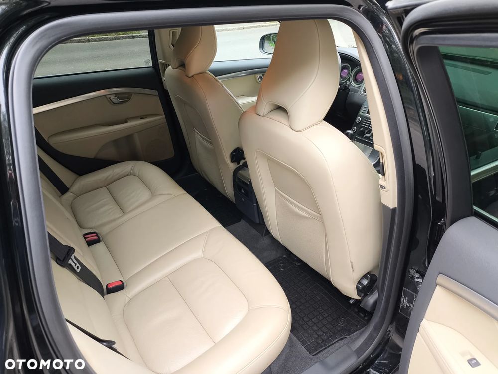 Volvo V70 D3 Momentum - 28