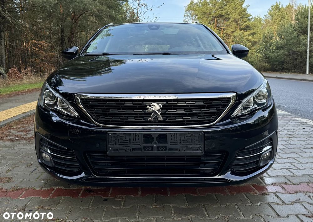 Peugeot 308 - 8