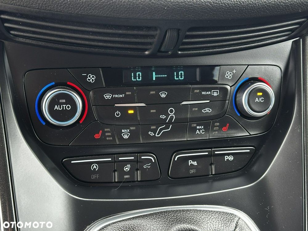 Ford Kuga 1.5 EcoBoost 2x4 Titanium - 25
