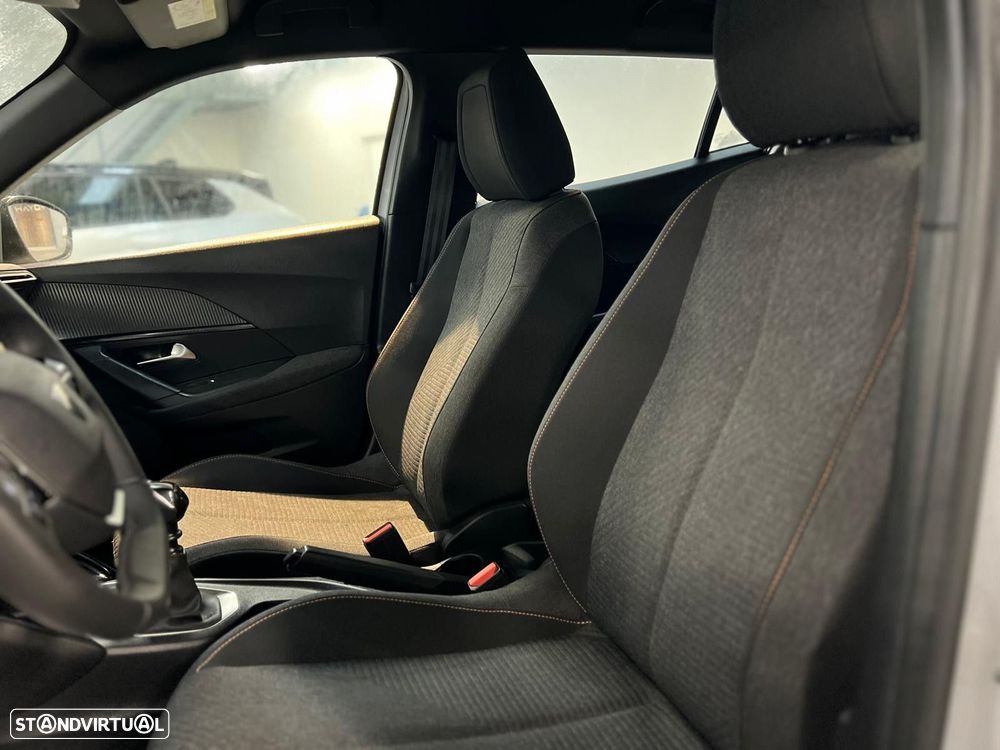 Peugeot 2008 1.2 Style - 11