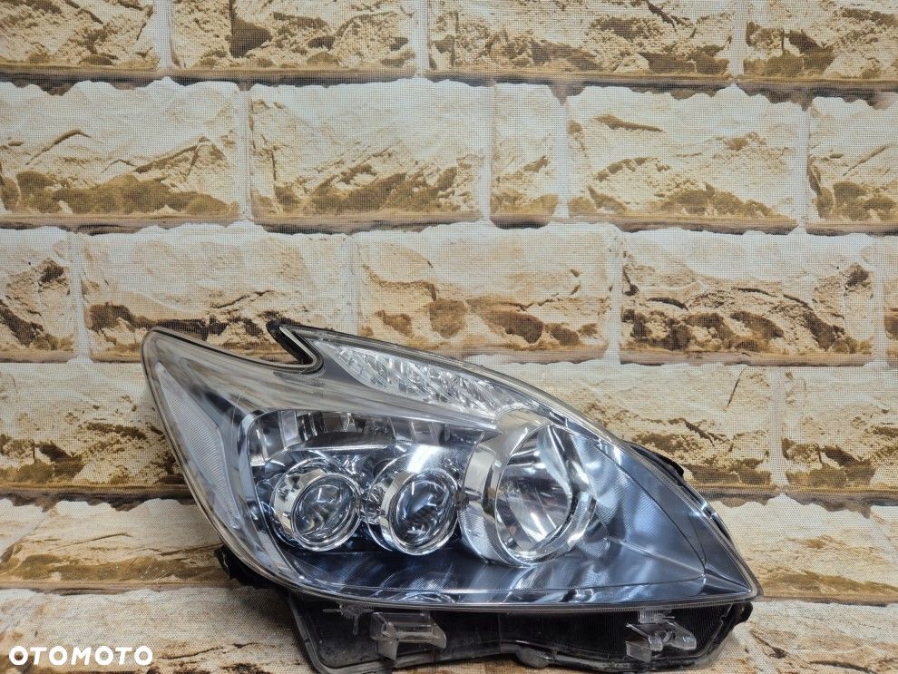 toyota prius 3 III 12\'\' full led prawa lampa europa - 1