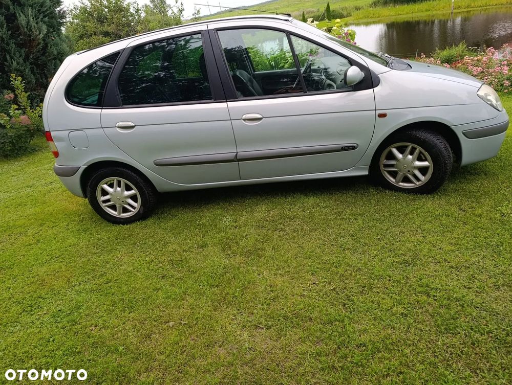 Renault Scenic - 1