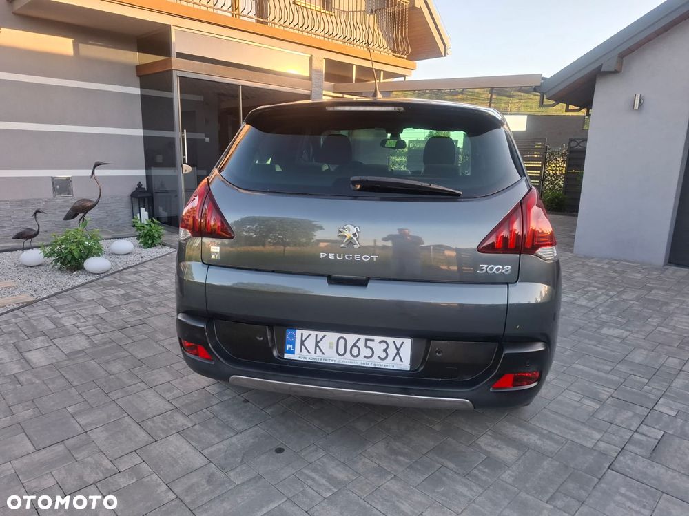 Peugeot 3008 2.0 HDi HYbrid4 - 11