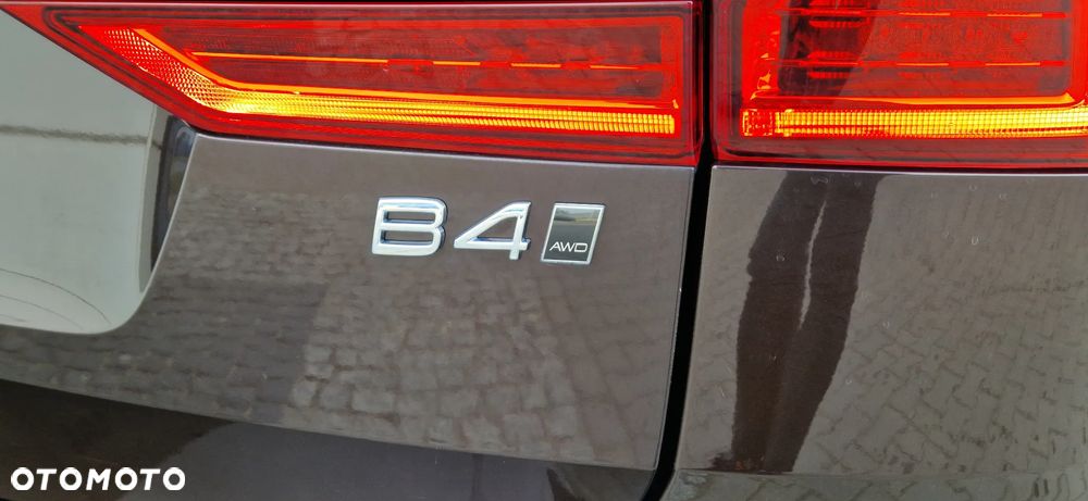 Volvo XC 60 B4 D AWD Inscription - 23