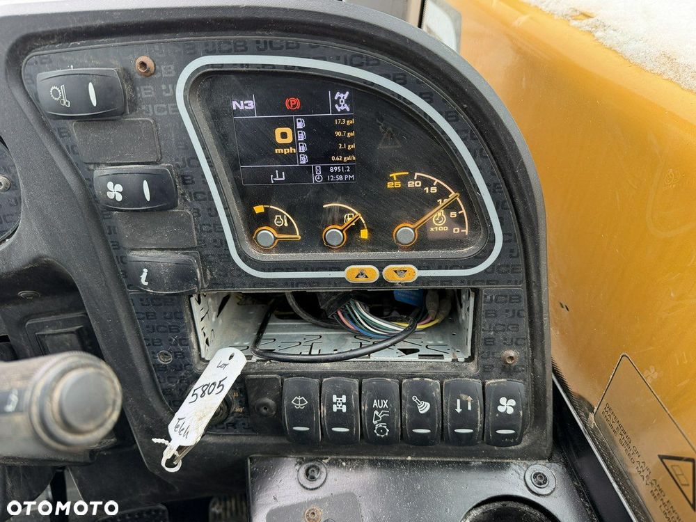 JCB 526-65 AGRI - 11