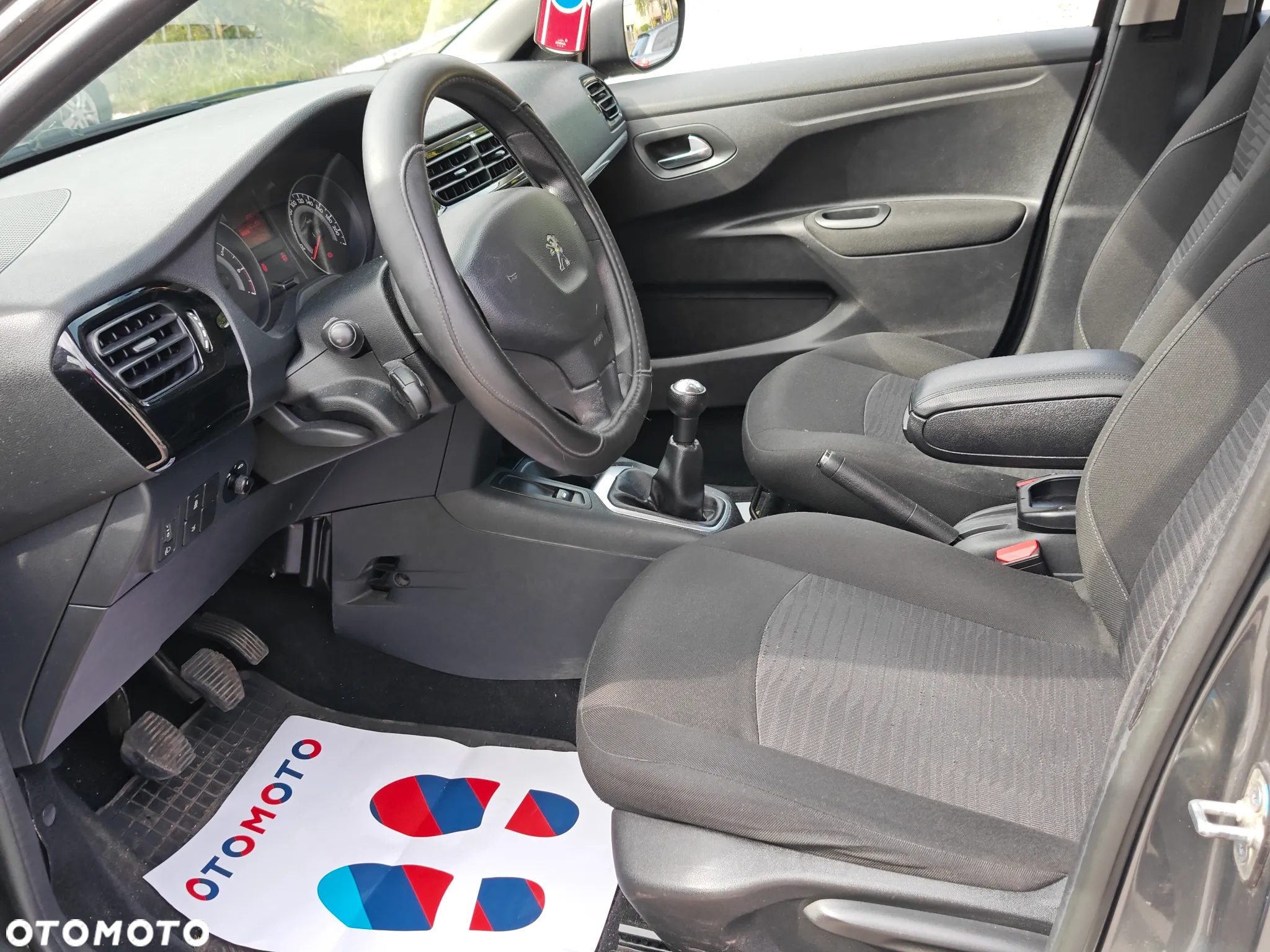 Peugeot 301 1.2 Pure Tech Access - 9