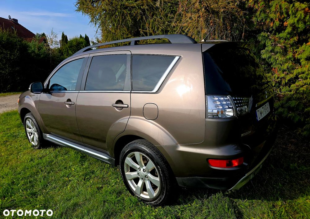 Mitsubishi Outlander 2011 photo 5