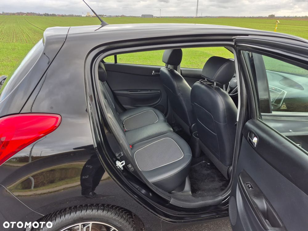 Hyundai i20 1.2 Fifa World Cup Edition - 11