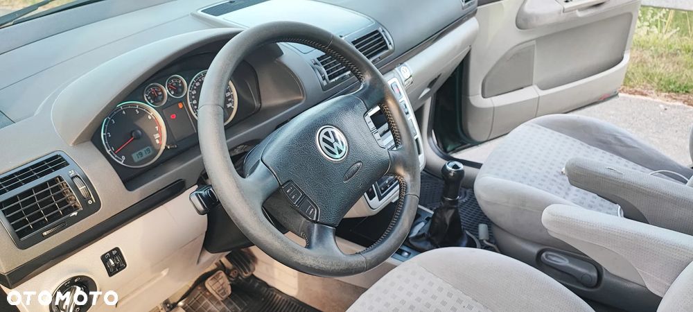 Volkswagen Sharan 2.0 Comfortline - 16