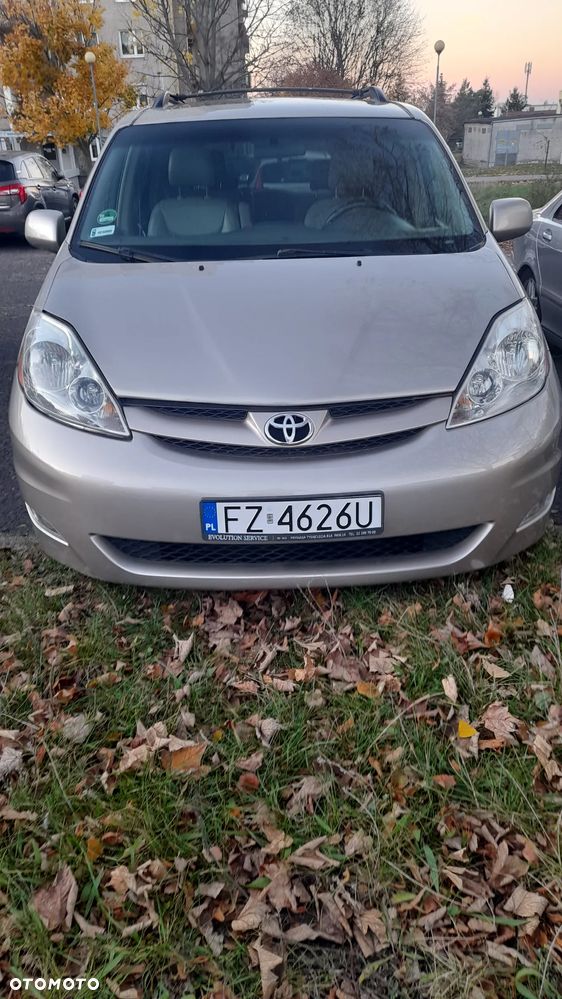 Toyota Sienna 3.3 LE AWD - 32