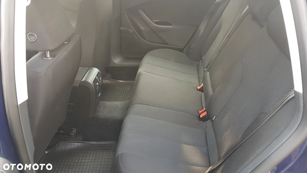 Volkswagen Passat 2.0 TDI DPF BlueMotion Technology Comfortline - 3