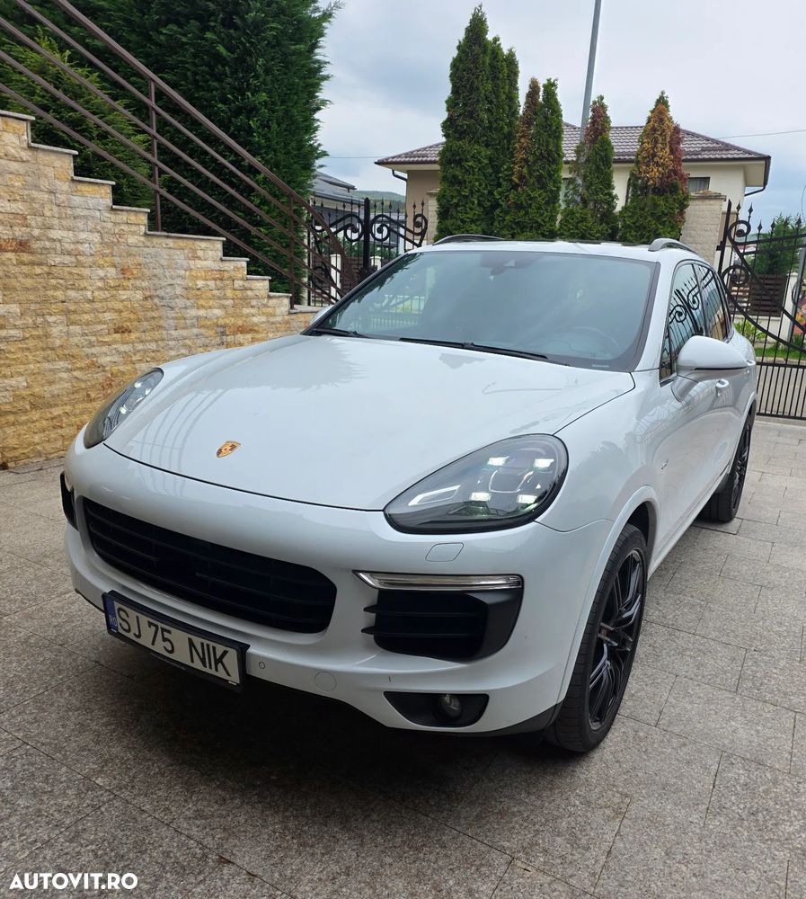 Porsche Cayenne - 1