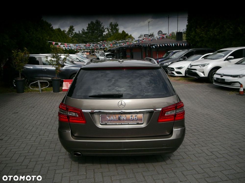 Mercedes-Benz Klasa E 200 CGI BlueEFFICIENCY 7G-TRONIC Avantgarde - 16