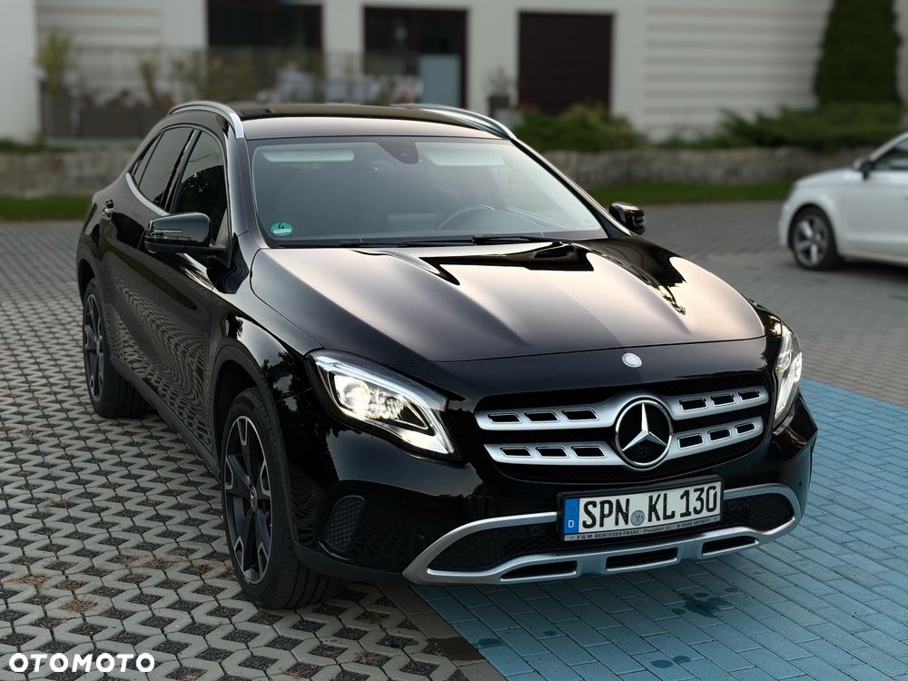 Mercedes-Benz GLA 220 d 4-Matic Urban - 1