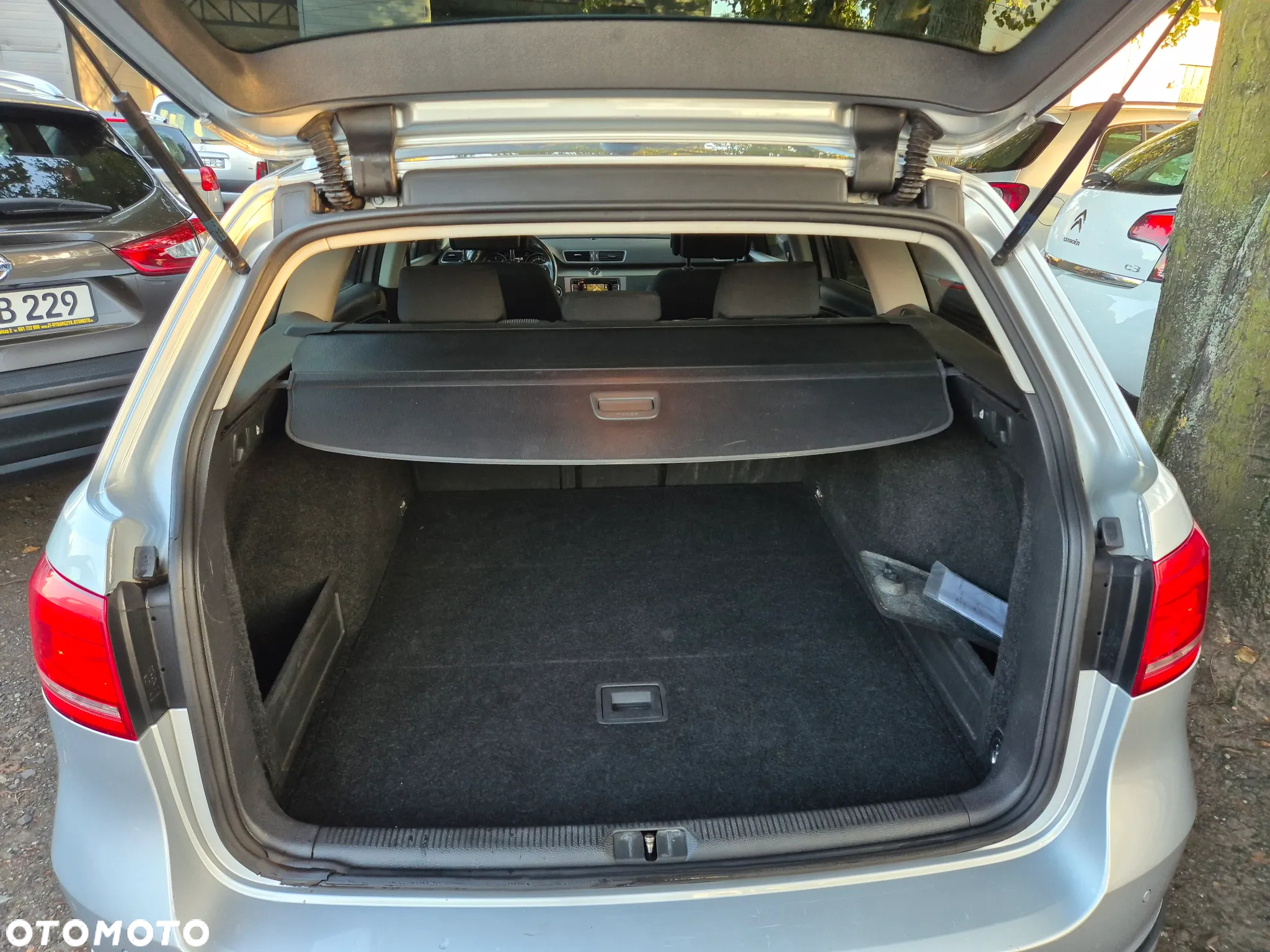 Volkswagen Passat 2.0 TDI Highline - 16