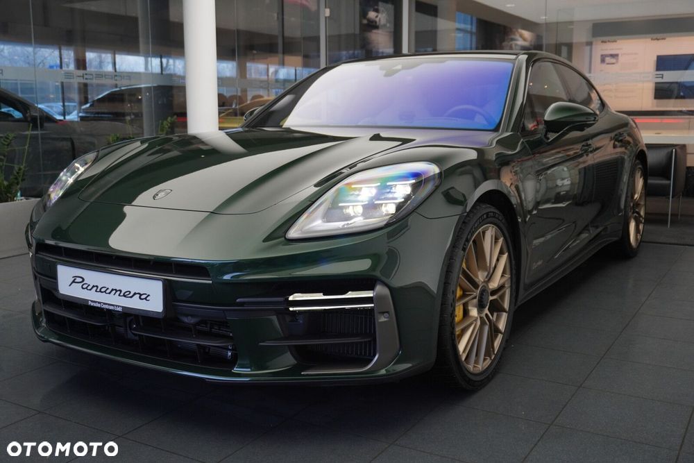 Porsche Panamera - 4