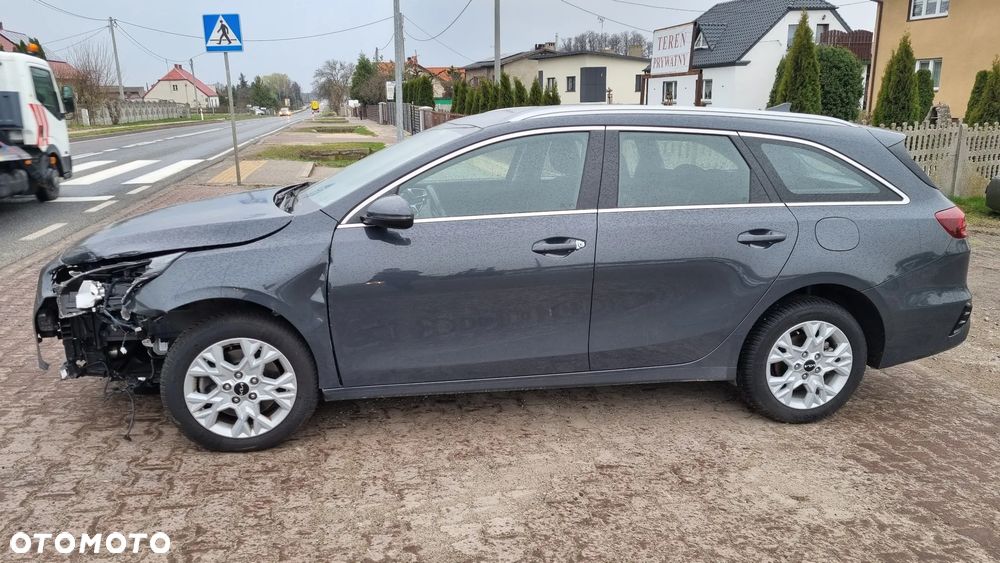 Kia Ceed 1.6 CRDi Eco-Dynamics+ (48V Mild-Hybrid) DCT7 GT Line - 17