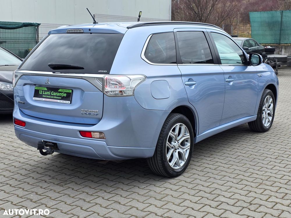 Mitsubishi Outlander 2.0 4WD Plus - 3
